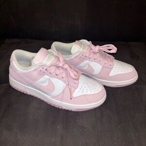 Women’s Dunk Low ‘Pink Corduroy’